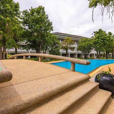 4 Bedroom Townhouse In Great Location! 후아 힌 외부 사진