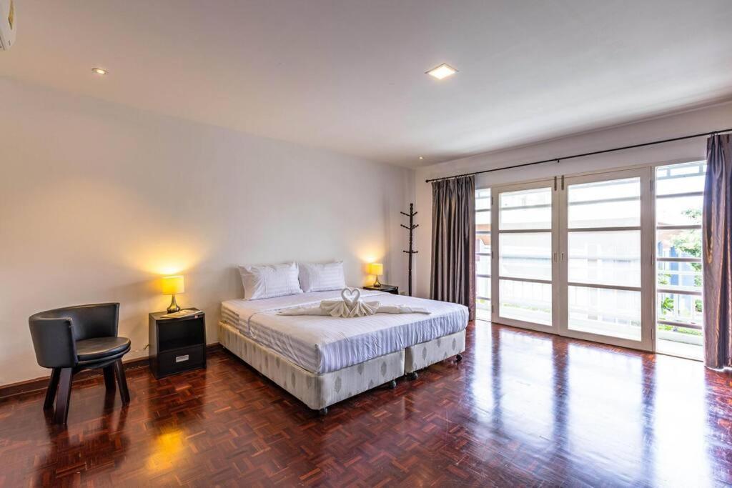 4 Bedroom Townhouse In Great Location! 후아 힌 외부 사진