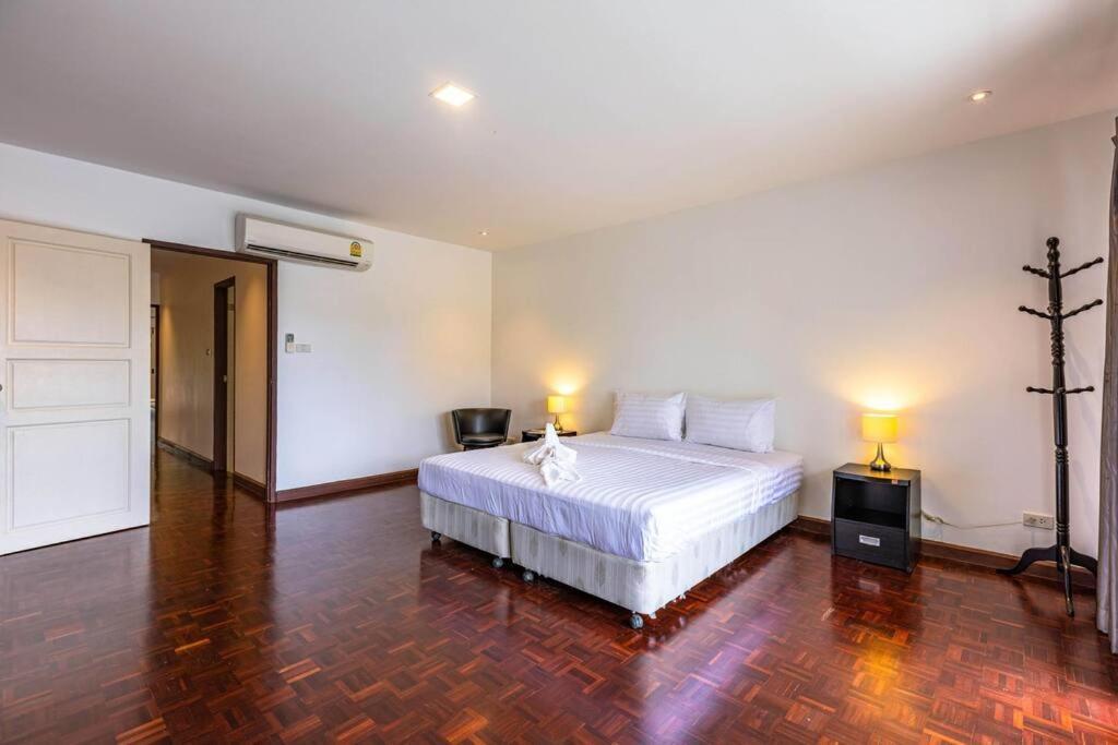 4 Bedroom Townhouse In Great Location! 후아 힌 외부 사진