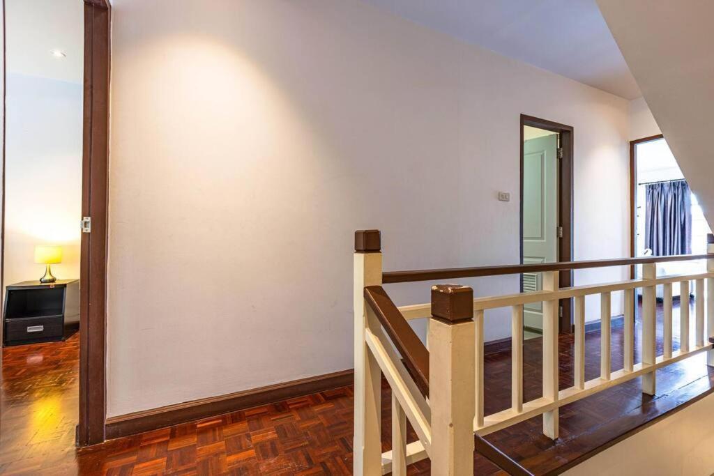 4 Bedroom Townhouse In Great Location! 후아 힌 외부 사진