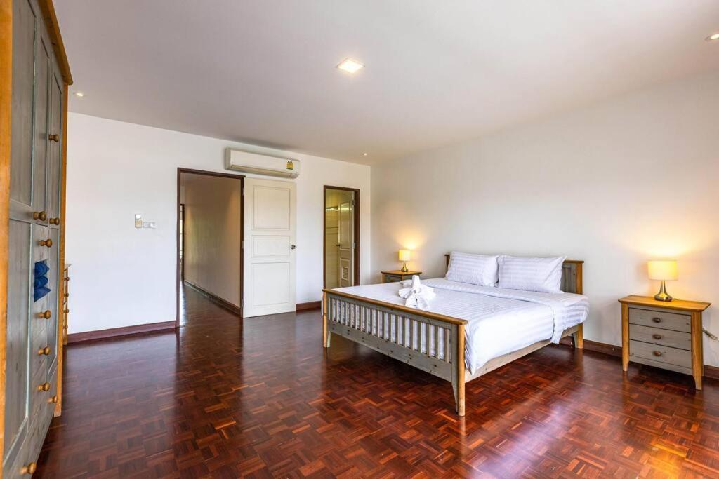 4 Bedroom Townhouse In Great Location! 후아 힌 외부 사진