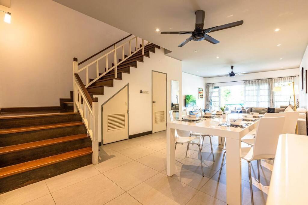 4 Bedroom Townhouse In Great Location! 후아 힌 외부 사진